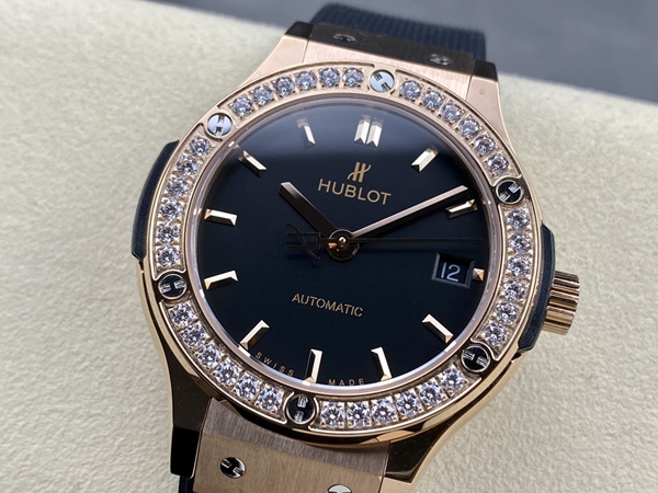 ウブロコピー時計背面デザイン